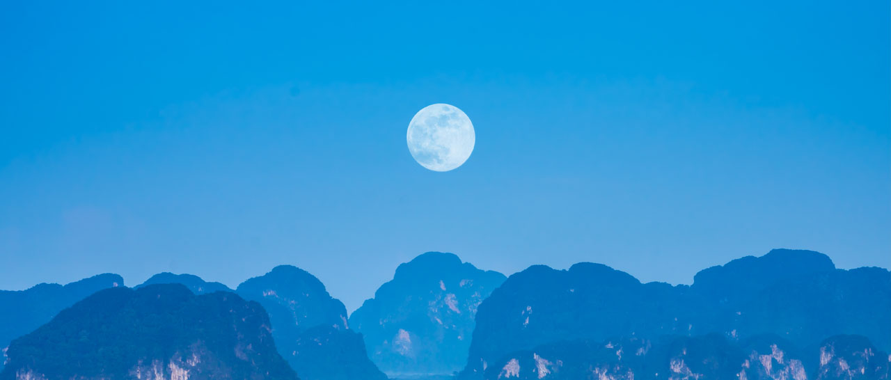 No hay aranceles en la luna banner-2